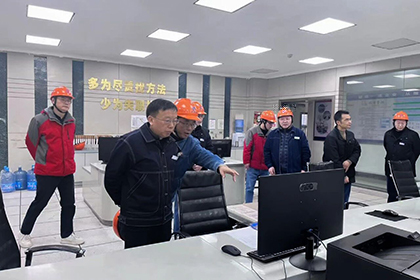 6686体育股份公司总经理傅利才一行检查指导110千伏变电站技改工作