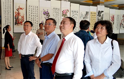 6686体育股份公司举行“三庆”活动文学书画摄影作品展