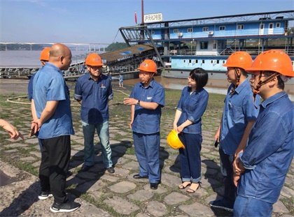 6686体育股份公司党委书记廖廷君深入港口检查防洪防汛工作