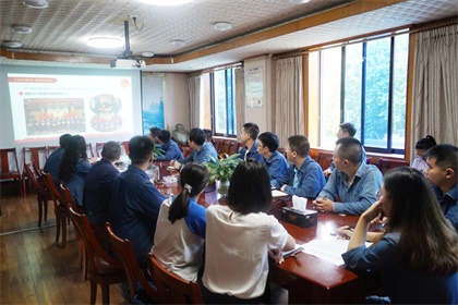 6686体育股份公司团委召开年中工作总结暨读书分享会