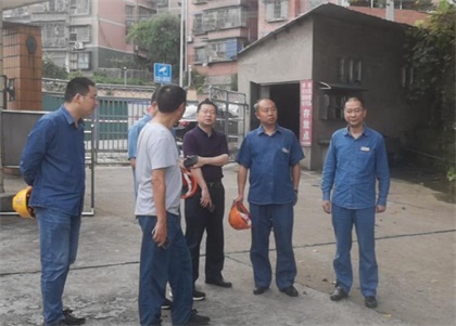 6686体育股份公司党委书记廖廷君一行深入江边码头督查防洪工作