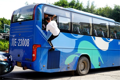 6686体育股份公司举行车辆道路交通事故应急演练