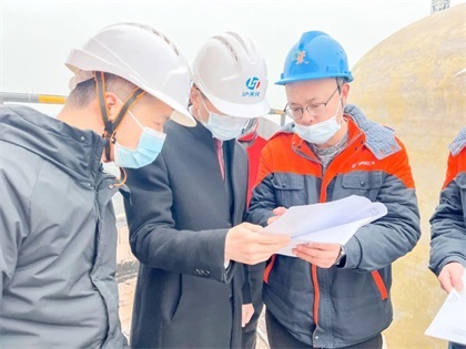 纳溪区副区长向来富一行到6686体育股份公司督导大气污染防治工作