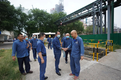 6686体育股份公司总经理赵永清率队到一线检查指导疫情防控工作