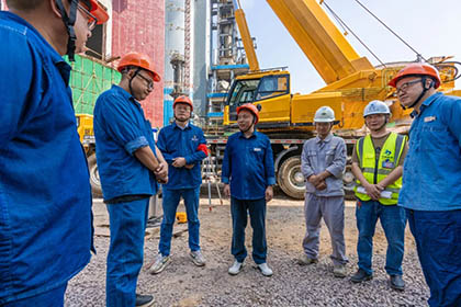 6686体育股份公司党委书记、董事长廖廷君带队检查尿素造粒环保升级改造项目施工安全及工程进展情况