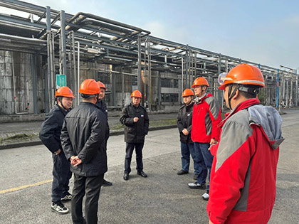 6686体育股份公司傅利才一行到油脂公司开展节前检查与慰问